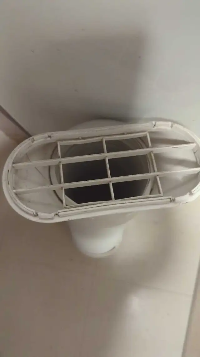 Exhaust vent for floor model A/C  in Other in Peterborough - Image 3