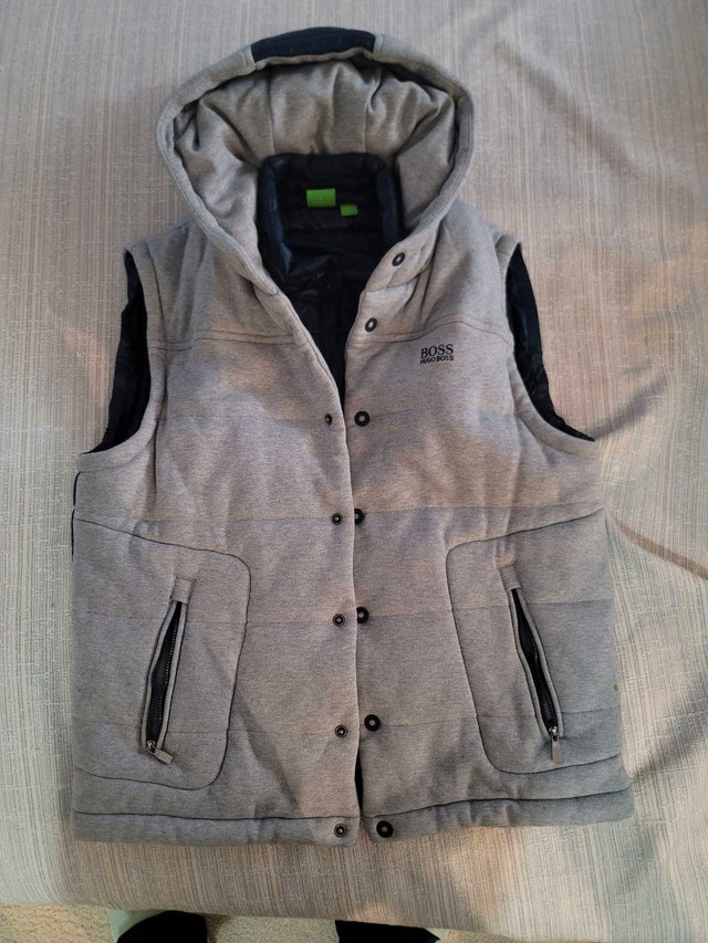 Boss insulated vest in Men's in Edmonton - Image 2