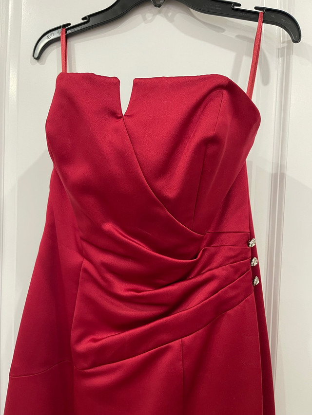 PROM DRESS - STRAPLESS SATIN CANDY APPLE RED in Women's - Dresses & Skirts in Oshawa / Durham Region - Image 3