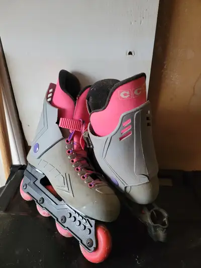 CCM Rollerblades - Ladies size 8 Great Condition