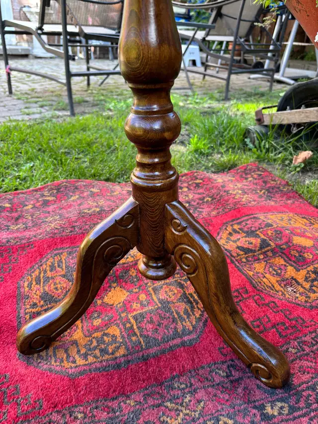 Edwardian Style Inlaid Top Solid Wood Round Wine/End Table in Other Tables in Mississauga / Peel Region - Image 6