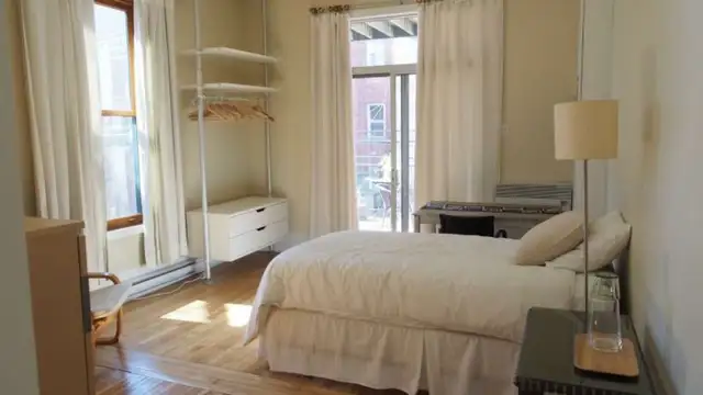 Stylish apartment 1-4 people, Mile End 1350p2 in Quebec in Canada - Image 11