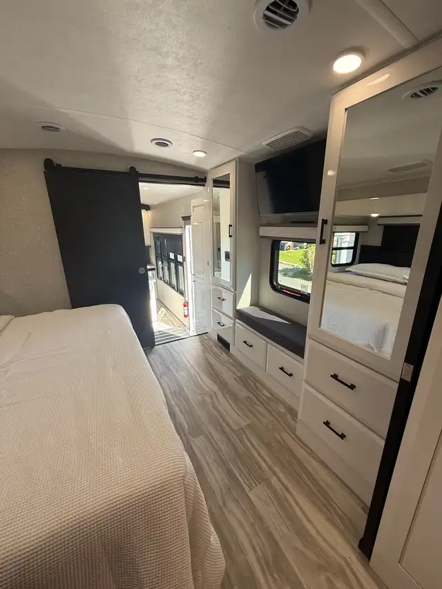 Fifth wheel pinnacle 2025 in RVs & Motorhomes in Longueuil / South Shore - Image 11