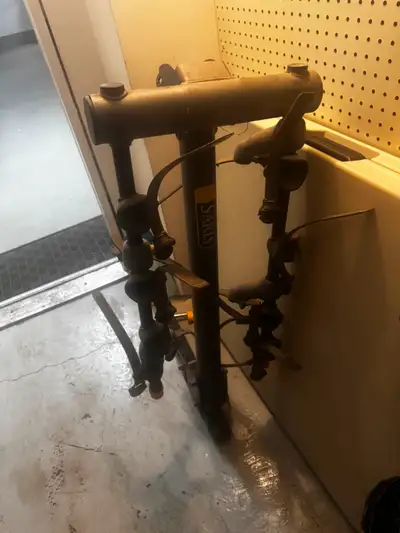 4 Bike Saris Bike Rack for Hitch. Great Condition.
