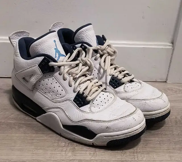 Jordan 4 Retro Shoes (Men Size:9) US) in Men's Shoes in City of Toronto - Image 3