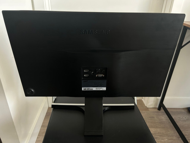 28” Samsung 4K Monitor || 1 Ms Response time in Monitors in Calgary - Image 3