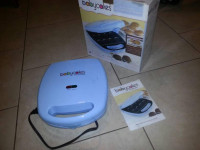 Whoopie Pie Maker - Works a bit like a waffle iron for wee cakes