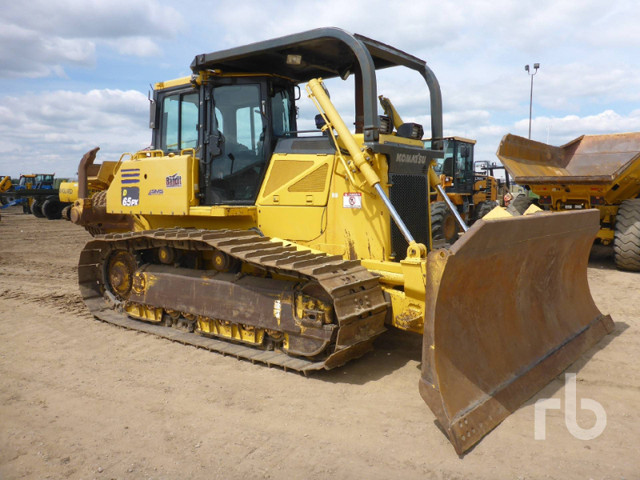 D65 PX Komatsu Dozer 6 way blade with ripper shank for rent in Heavy Equipment in Lethbridge