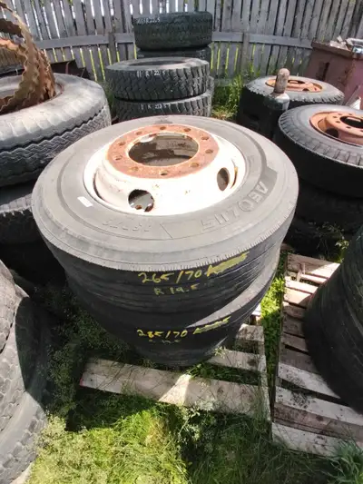 265/70r19.5 and a 285/70r19.5 tire on rims $50 each 7 available Or all 7 for $300 10x11.5 bolt patte...