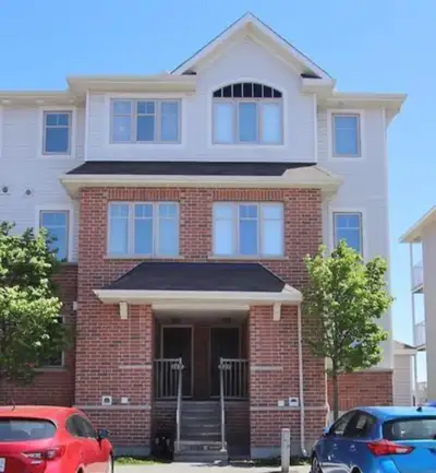 Spacious 2-Storey, Air-Conditioned Terrace Home in Barrhaven! As an upper unit situated between othe...