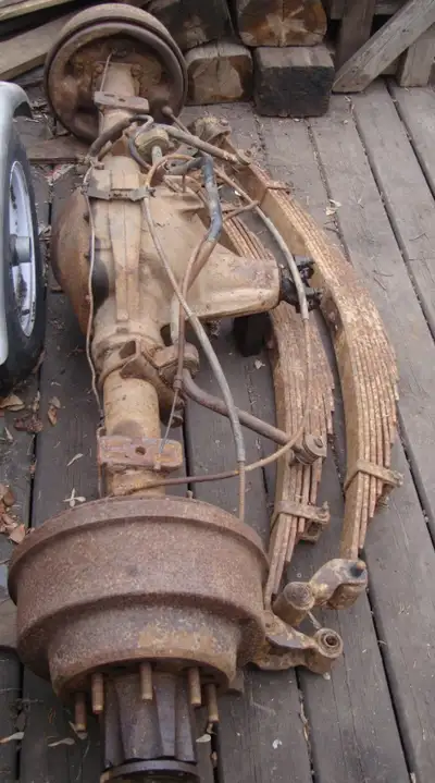 The automatic transmission of the 09 GMC 2500HD is broken and needs to be replaced.Also for sale: a...