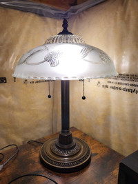 Desk lamp, vintage. Solid lamp 