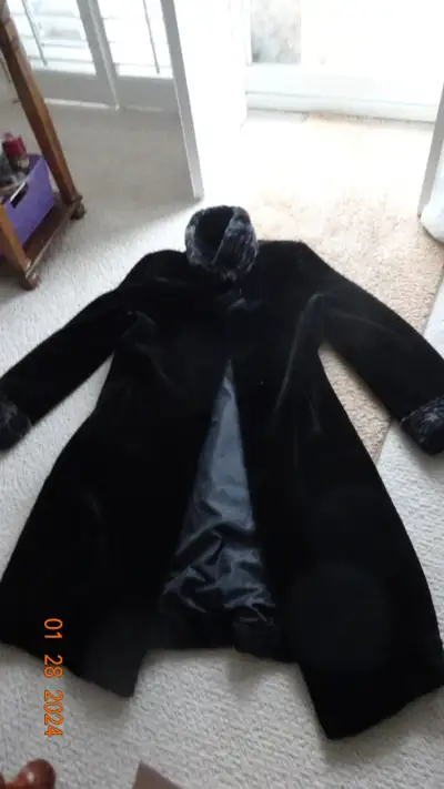 Ladies coat, winter type, faux fur, medium, little used Jessica,, View more