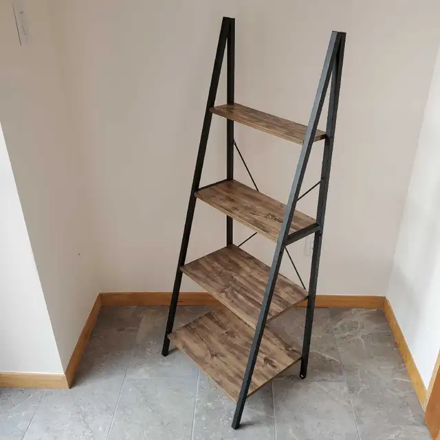 Ladder Shelf / Bookcase  in Bookcases & Shelving Units in Barrie - Image 2