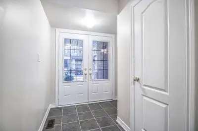 Beautiful 3+ 1 Bedroom - Full Townhome