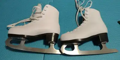 VIC dream figure skate - Youth 12, View more