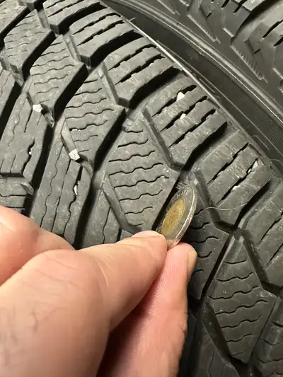 Set of winter tires for Toyota RAV4 in excellent condition. Tread depth is 8mm, ensuring great grip...