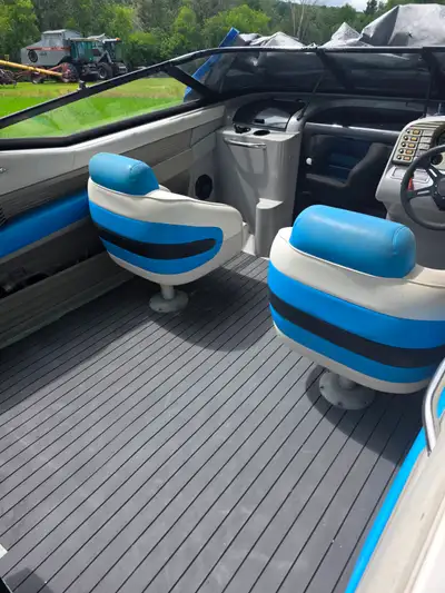 1992 glastron , 454 mag , fresh engine and outdrive oil, new floor and flooring , thermostat kit, bi...