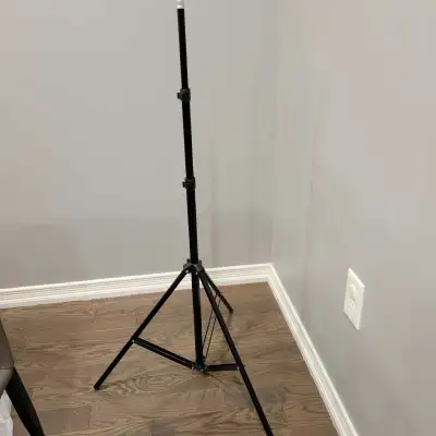 New tripod stands with standard 1/4 inch screw connection for cameras, strobe lights, softboxes, rin...