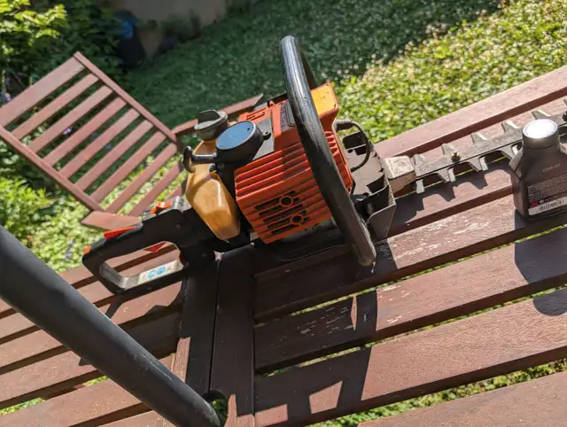 STIHL HS80 24in Commerncial Hedge Trimmer63234988376451122