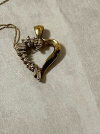 Gold diamond heart pendant 