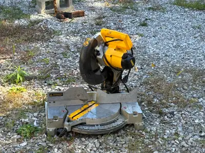DeWalt 12 inch mitre saw Good condition