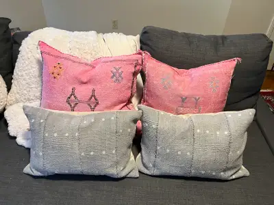 accent pillows, View more