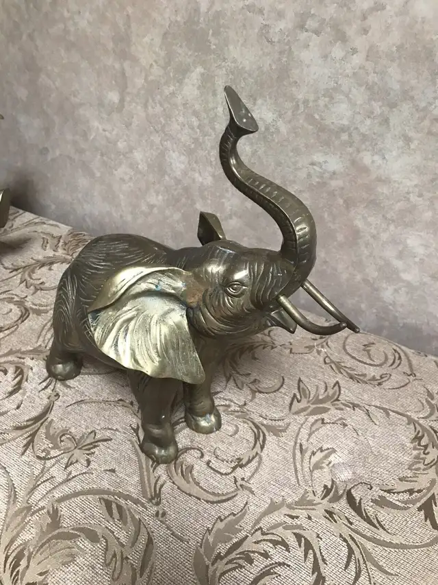 Brass Elephant Statue in Home Décor & Accents in Delta/Surrey/Langley - Image 5