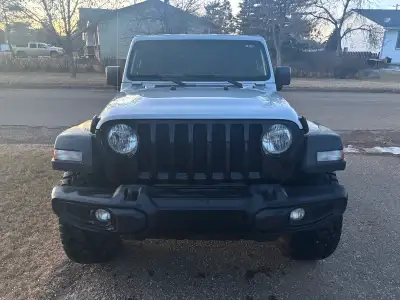 2023 Jeep Wrangler Willy’s , 42000km , new tires 35”