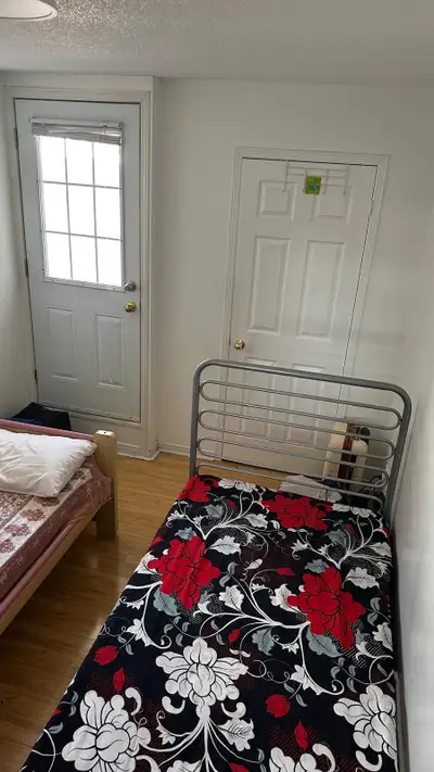 Balcony room for rent in Sharing $550.