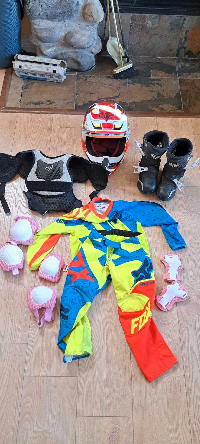 FOX Racing   gear kit in Kids & Youth in Banff / Canmore