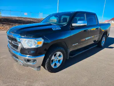2022 Dodge Ram 1500 Big Horn, crewcab, 3.6 L Etorque, 74 KM, 8 speed, adjustable pedals, short box,...