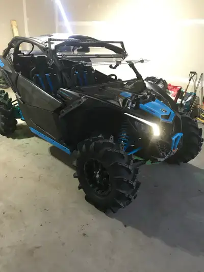 Selling 2019 Can am x3 RC 64” width. Has 2200kms on it. Comes with roof, storage box,snorkels, winds...