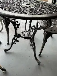 Outdoor Iron table and chairs