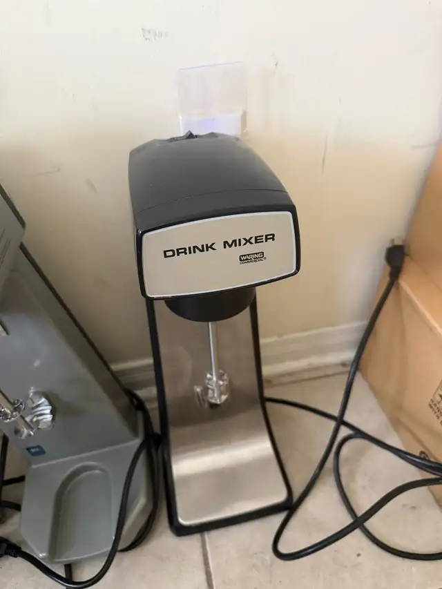 milkshake machine560638946003527681