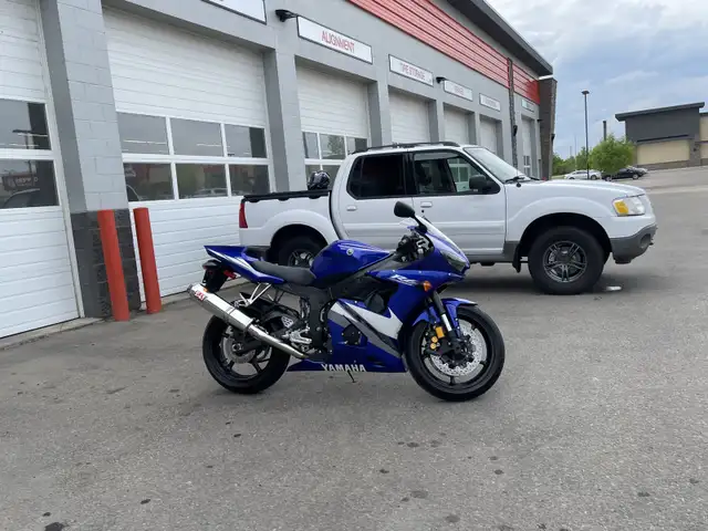 2005 Yamaha r6 5000km in Sport Bikes in Strathcona County - Image 5