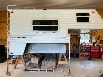 1992 Travelhawk, fits 6’6” truck bed