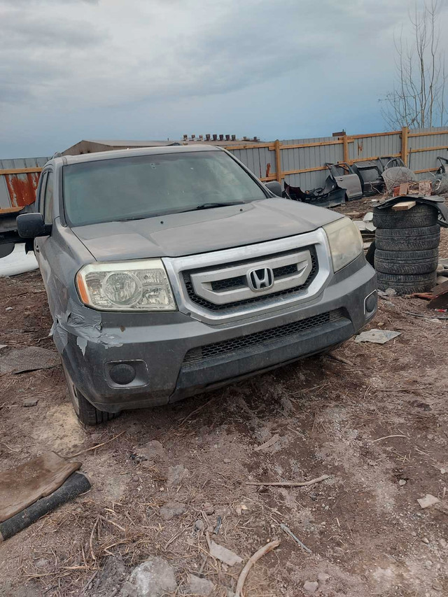 2009 Honda Pilot Parts out  in Auto Body Parts in Winnipeg - Image 4