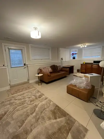 À furnished one bedroom apartment available October first, for rent. All amenities included : water,...