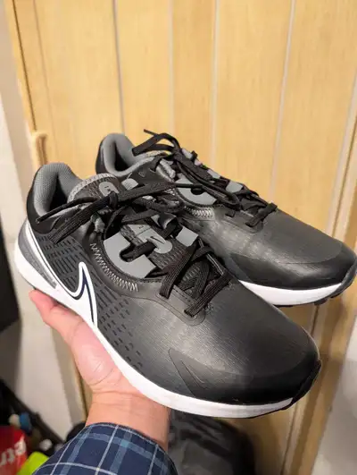 Size US 9 men nike casual shoes new stylish, View more