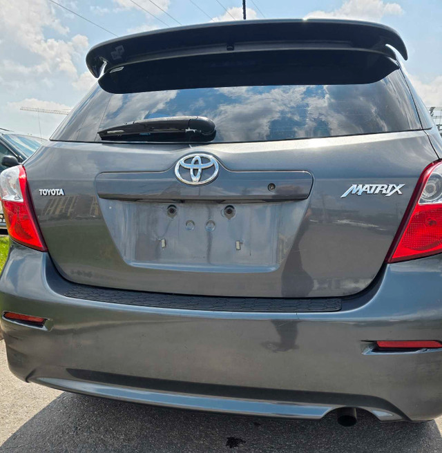 Toyota Matrix 2010 a vendre dans Autos et camions  à Ville de Montréal - Image 4
