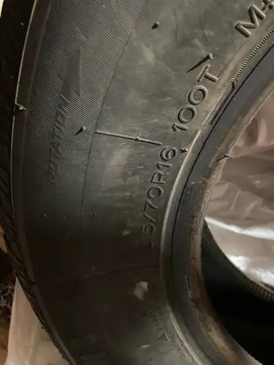 Pneus achetés en 2023, Ice & Snow 3 Tiger Paw 6,5 mm 17 pouces (était sur CR-V 2014) 215/70R16 100T...