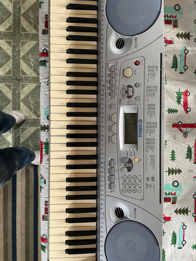 Yamaha keyboard  in Pianos & Keyboards in Truro - Image 4