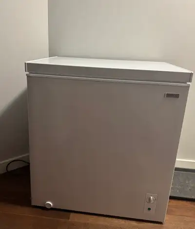 Brand new. Use 1 time. Vissani 7.0CF Chest Freezer Pickup only