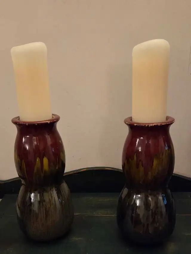 PAIR OF LARGE VTG BOMBAY CO GLAZED CERAMIC PILLAR CANDLE HOLDERS63838169843971124