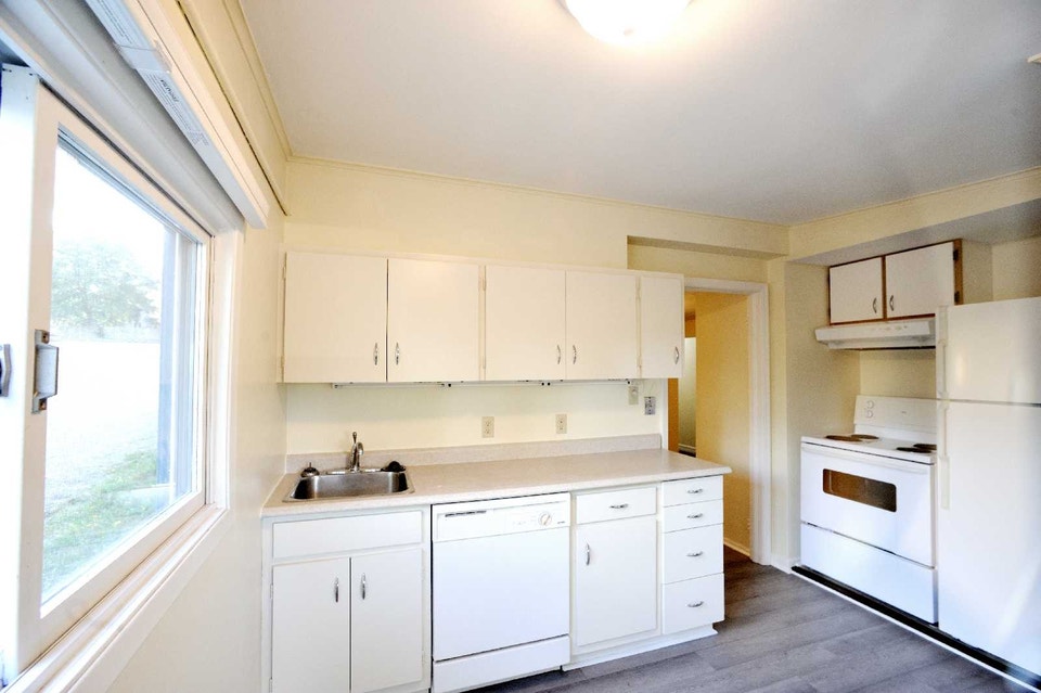 Heat Included. Lemarchant Rd. Parking. Wash/dryer. Dishwasher 2