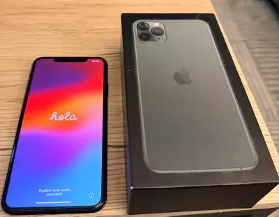 iPhone 11 Pro Max 512gb - Midnight Green 99% battery health Box included Case included