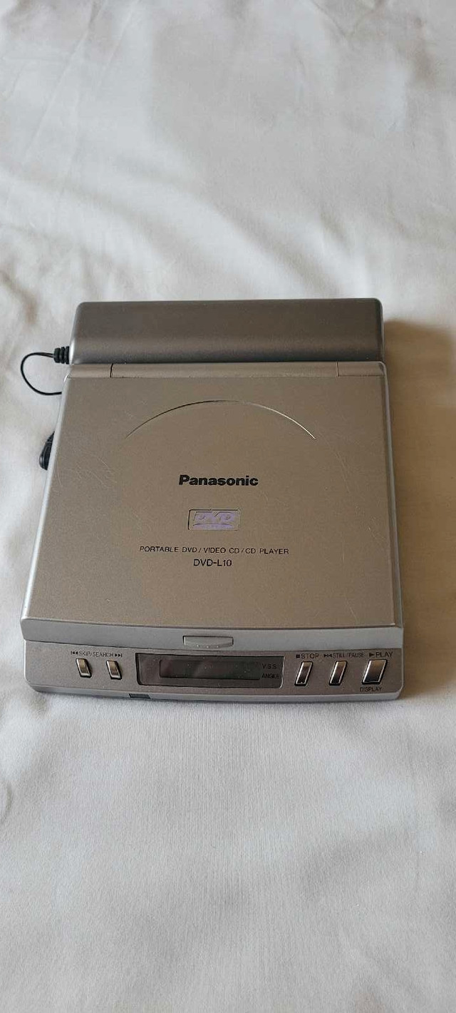 Panasonic portable DVD player DVD-L10  Japan 1998 dans CD, DVD et Blu-ray  à Ouest de l’Île