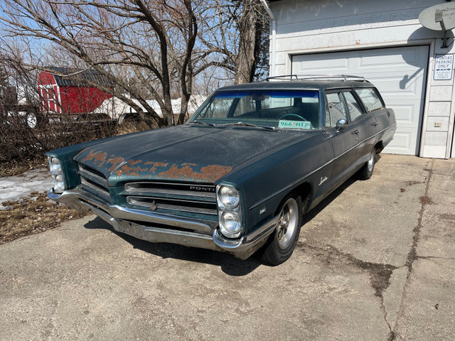 1966 Pontiac Laurentian 9-Pass Station Wagon in Classic Cars in Saskatoon