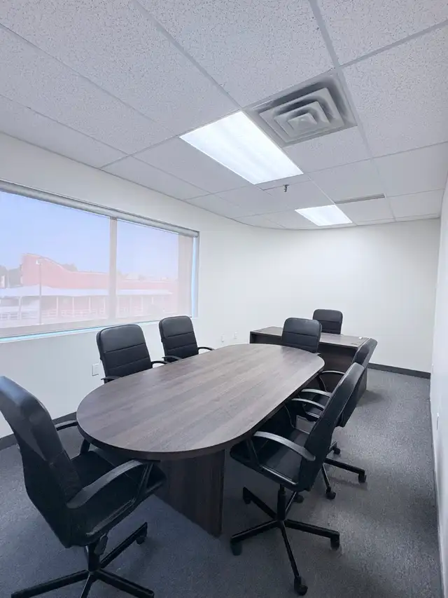 Find the perfect office space for your business! in Ontario in Canada - Image 5